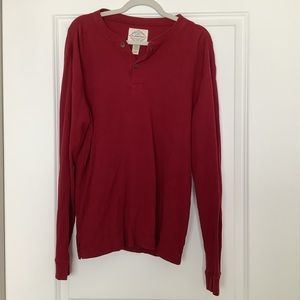 MENS St. John’s Bay Red Long Sleeve Henley Shirt (Size L)
